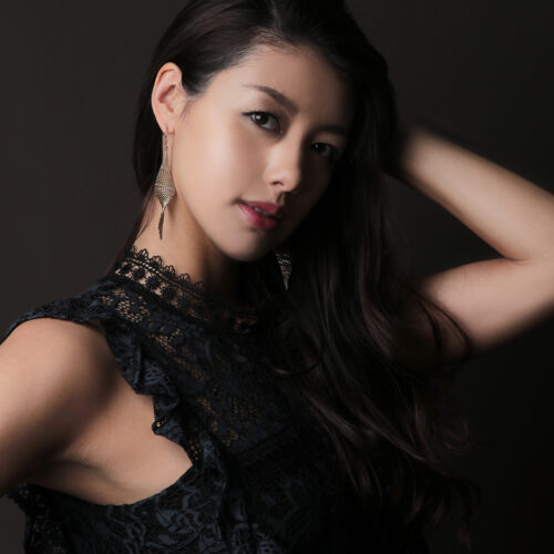 近藤智美<br />
こんどう・ともみ<br />
Tomomi Kondo